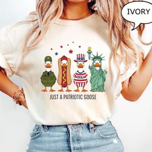 Camiseta "Solo un ganso patriótico", divertida camiseta de animales del 4 de julio, meme de ganso de EE. UU., humor de barbacoa americana, Gildan 64000