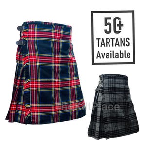 Könnte beinhalten: Ein rot, marineblau und gelb karierter Kilt mit zwei Schnallen. Ein zweiter Kilt in grauem und schwarzem Karomuster ist ebenfalls abgebildet. Das Bild enthält ein Schild mit der Aufschrift "50+ Tartans Available".