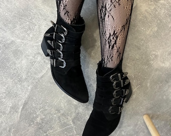 Botines con hebilla – Estilo gótico negro con correa y punta afilada, estilo grunge alternativo
