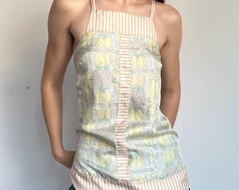 Cami top van pure zijde met pastelkleurige bloemenprint en spaghettibandjes.