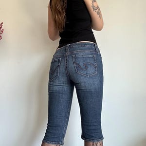Low Rise Capris Denim Blue – Y2K Slim Fit Cropped Jeans