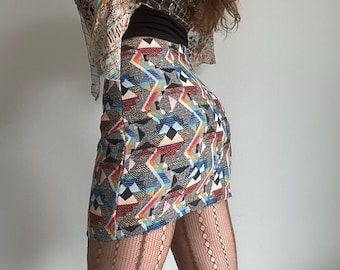 Graphic Mini Skirt – Y2K Abstract Print Bodycon Statement