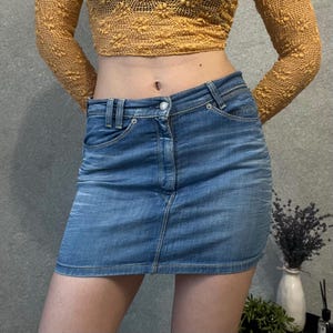 Levi’s Denim Mini Skirt with Corset Detail – Size S – Y2K Vintage Look