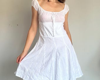 Jane Norman Cottagecore Milchmädchenkleid mit Flügelärmeln