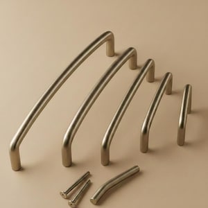 RWARE リニアスパンキャビネットプル | ソリッドキャストブロンズ | ミニマリストな引き出し＆ドアハンドル