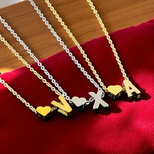 Colar minimalista com inicial de coração, presente elegante e significativo – pingente de letra personalizado – gargantilha de ouro ou prata para mulheres