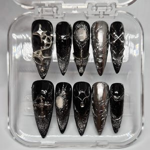Gothic Sci-Fi Press On Nails: 3D Chrom Silber Grunge Nagelkunst