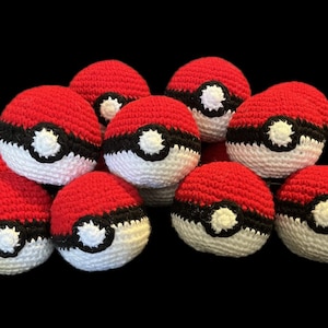 Gehaakte Pokeball knuffel