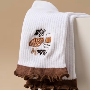 Le Grip Reformer Pilates Yoga Barre Grippy Socks Pilates and Latte image 2