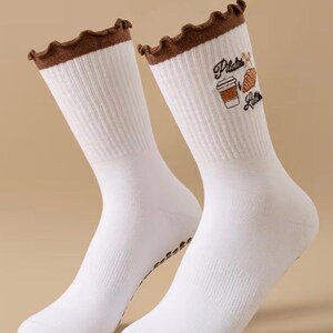 Le Grip Reformer Pilates Yoga Barre Grippy Socks Pilates and Latte image 4
