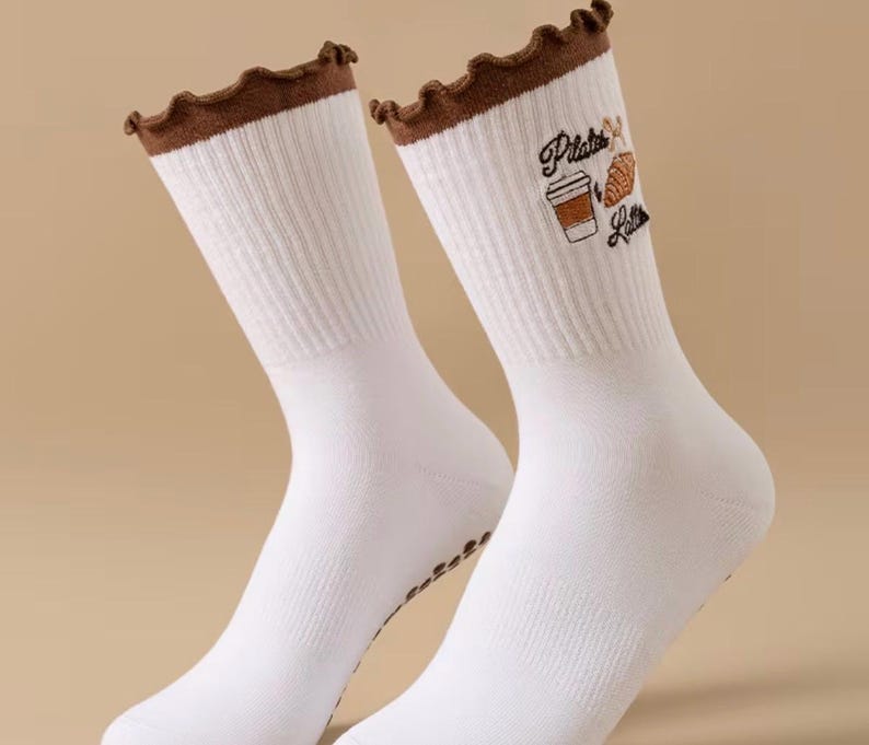 Le Grip Reformer Pilates Yoga Barre Grippy Socks Pilates and Latte image 4