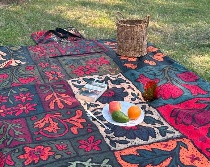 Waterproof Picnic Blanket, Traditional Beach Blanket, Foldable Outdoor Mat with Sandproof, Carry Bag, 3 Layer Picnic Rug, 60x80" - 150x200cm