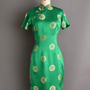 Vintage 1950s silk cheongsam dress in kelly green