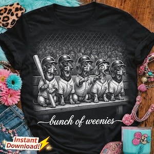 Op de afbeelding: Zwart T-shirt met een afbeelding van vijf teckels in honkbaluniformen en helmen, zittend op een bank. Eén hond houdt een knuppel vast. De tekst "bunch of weenies" staat eronder.