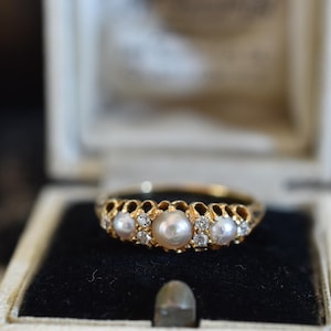 Victorian 18ct Gold Diamond & Pearl Ring | Late 19th Century | Antique English Ring | Hallmarked | Natural Pearls Diamonds