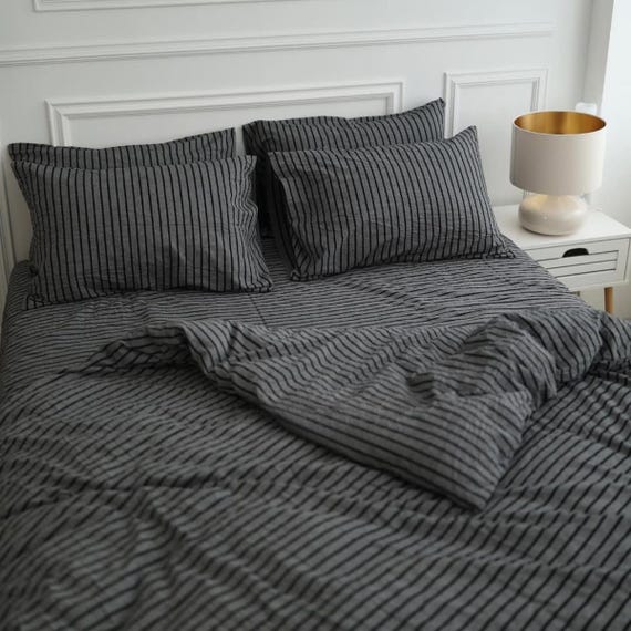 Grau gewaschene Baumwollbettwäsche mit schwarzen Streifen - Bettbezug-Set, Spannbettlaken und Kissenbezügen, 2 Queen-Size-Betten, Sondergrößen