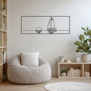 Decorazione murale a forma di barca a vela, decorazione minimalista in metallo con tramonto, disegno nautico a linee di mare, scultura ispirata all'oceano, elemento decorativo moderno per la casa