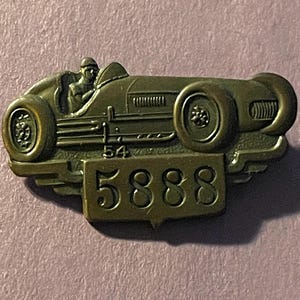 1954 Indianapolis Speedway 500 Bronze Pit Badge INDY 500 Roadster Race Car Collectible # 5888 Racing Car