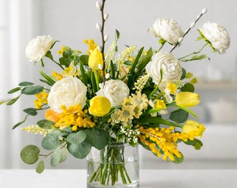 Gebloemd middelpunt met gele mimosa en tulpen, tafeldecor imitatiebloem