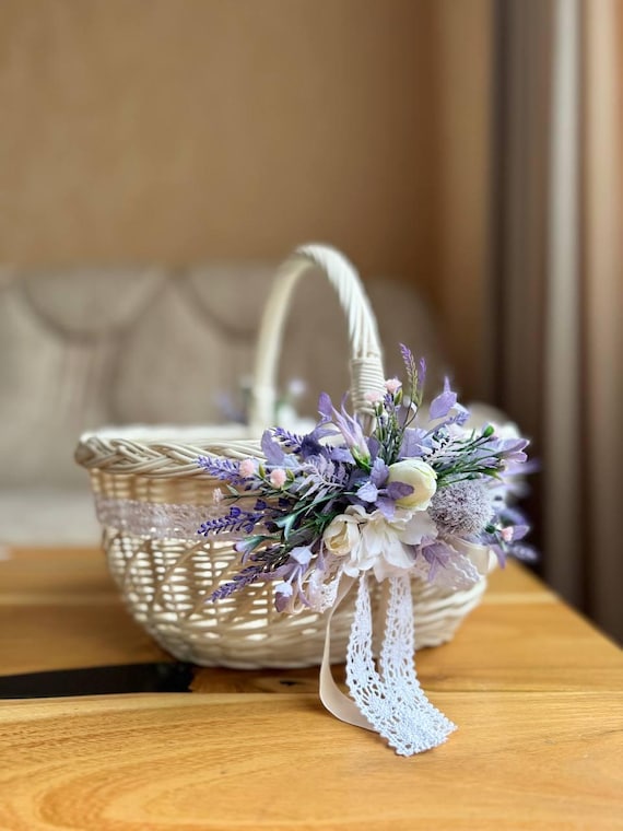 Lavendel Blumen Osterkorb, Neutral Wicker Herzstück, Bauernhaus Dekor