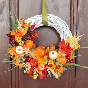 Orange front door wreath, Pumpkins wreath, Autumn wreath, Fall front door wreath, Handmade fall door decor, Halloween Wreath