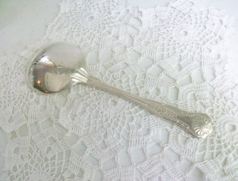 Free US Ship Kings Silver Casserole Spoon Sheffield England