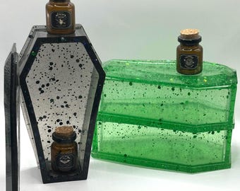 Handgemaakte sieradendoos van hars: gotisch altaardecor, heksenherinnering