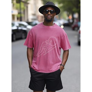 Camiseta gráfica de Sísifo lavada de gran tamaño: Camiseta de filosofía estoica de algodón pesado Rose red