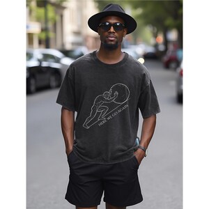 Camiseta gráfica de Sísifo lavada de gran tamaño: Camiseta de filosofía estoica de algodón pesado Black