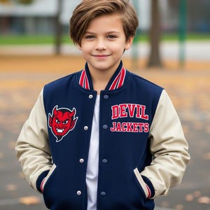 Individuelle Varsity Jacke Letterman Baseball Bomber, Schulteam Jacke mit personalisierten Maschinen - Flache Stickerei Patches und individuellem Team Name