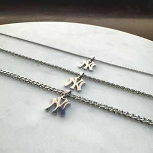 Collar de Nueva York, colgante de Nueva York, collar de béisbol, joyería minimalista, collar con letras, estilo Y2K, regalo para papá, regalo para el Día del Padre