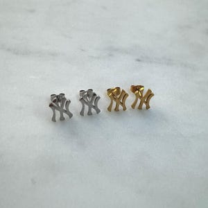 Pendientes de Nueva York, Pendientes NY, Pendientes de béisbol, Pendientes de botón de plata y oro, Y2K, Unisex, Regalo para parejas, Regalo para papá, Regalo para el Día del Padre