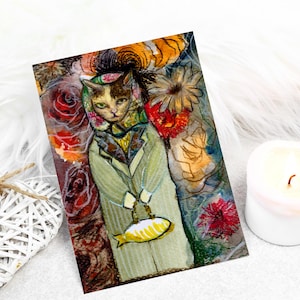 Cartão postal de mulher-gato caprichosa – Arte de gatinho antropomórfico para impressão com bolsa de peixe – Cartão digital desenhado à mão – Download instantâneo