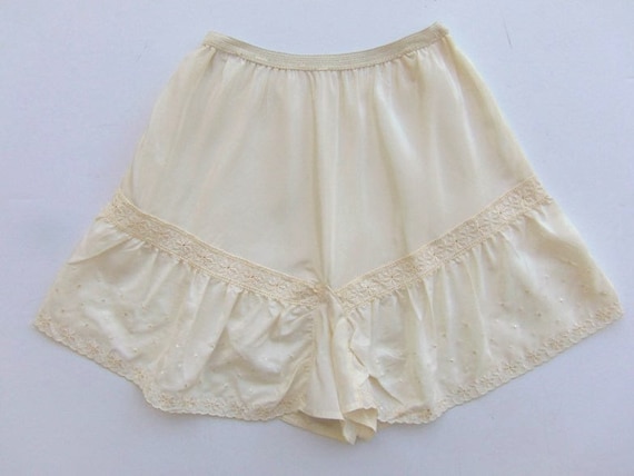 Vintage 40's Tap Pants Lingerie Panties Ivory or C