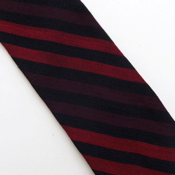 Vintage 60s Skinny Tie Necktie in Black Burgundy and Dark Red Diagonal Stripes Beau Brummell