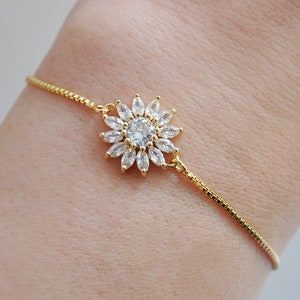 Daisy Bracelet, Flower Bracelet, Adjustable Bracelet, Box Chain Bracelet, Bridesmaids Gift, Wedding Jewelry, Thank You Gift,Best Friend Gift