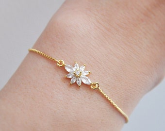 Flower Bracelet, Adjustable Bracelet, Box Chain Bracelet, Minimalist Bracelet, Floral Bracelet, Boho Bridal Jewelry, Bridesmaids Gift, Leaf