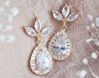 Winter Wedding Earrings, Boho Bridal Jewelry, Bridesmaids Earrings, Leaf Earrings, Teardrop Earrings, Flower Earrings, Holiday Earrings