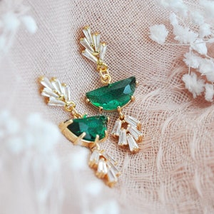 Art Deco Earrings, Emerald Green Earrings, Gold Crystal Earrings, May Birthstone, Bridal Jewelry, Bridesmaids Gift, Vintage Style, Fans