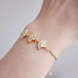Pearl deco fan bracelet main image 1