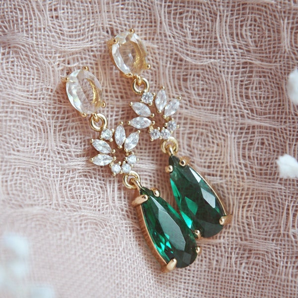 Emerald Green Earrings, Boho Bridal Earrings, Woodland Wedding, Leaf Earrings, Bridesmaids Earrings, Green Wedding Earrings, Green Jewelry