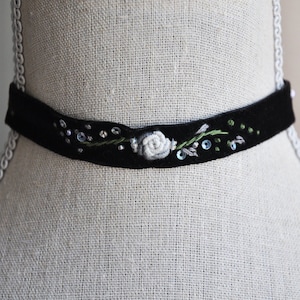 Velvet Choker, Black Flower Choker, Vintage Choker, Flower Necklace, Cottagecore, Flower Jewelry, Black Velvet Choker, Floral Necklace