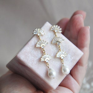 Art Deco Fan Earrings, Pearl Earrings, Long Drop Earrings, June Birthstone, Bridesmaids Earrings, Boho Wedding,Bridal Jewelry,Silver or Gold