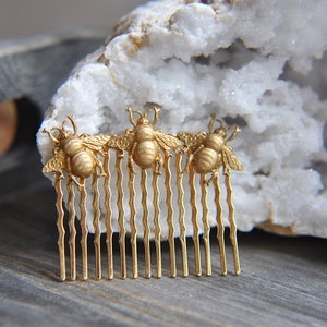 Bee Hair Comb, Bumblebee Hair Comb, Gold Bee Hair Comb, Raw Brass Bee Hair Comb, Beekeeper, Woodland Wedding, Boho Wedding, Rustic Wedding