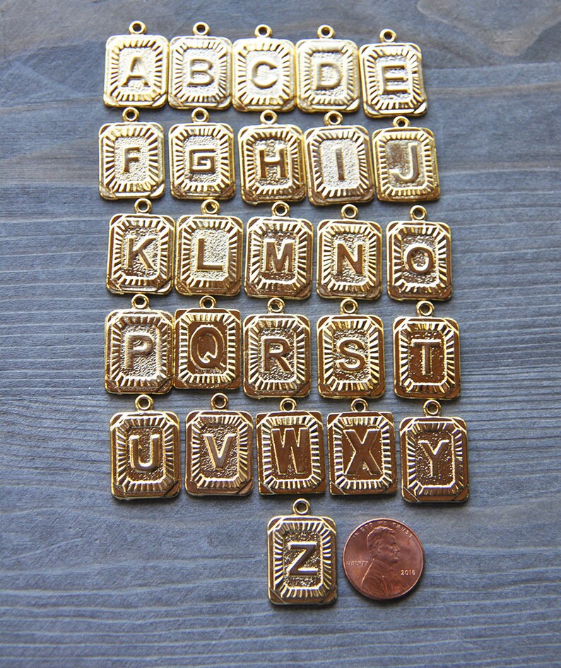 Vintage Style Radiant Necklace,Boho Letter R Jewelry Initial R Necklace R Necklace Letter R Necklace Square Medallion Gold R Necklace