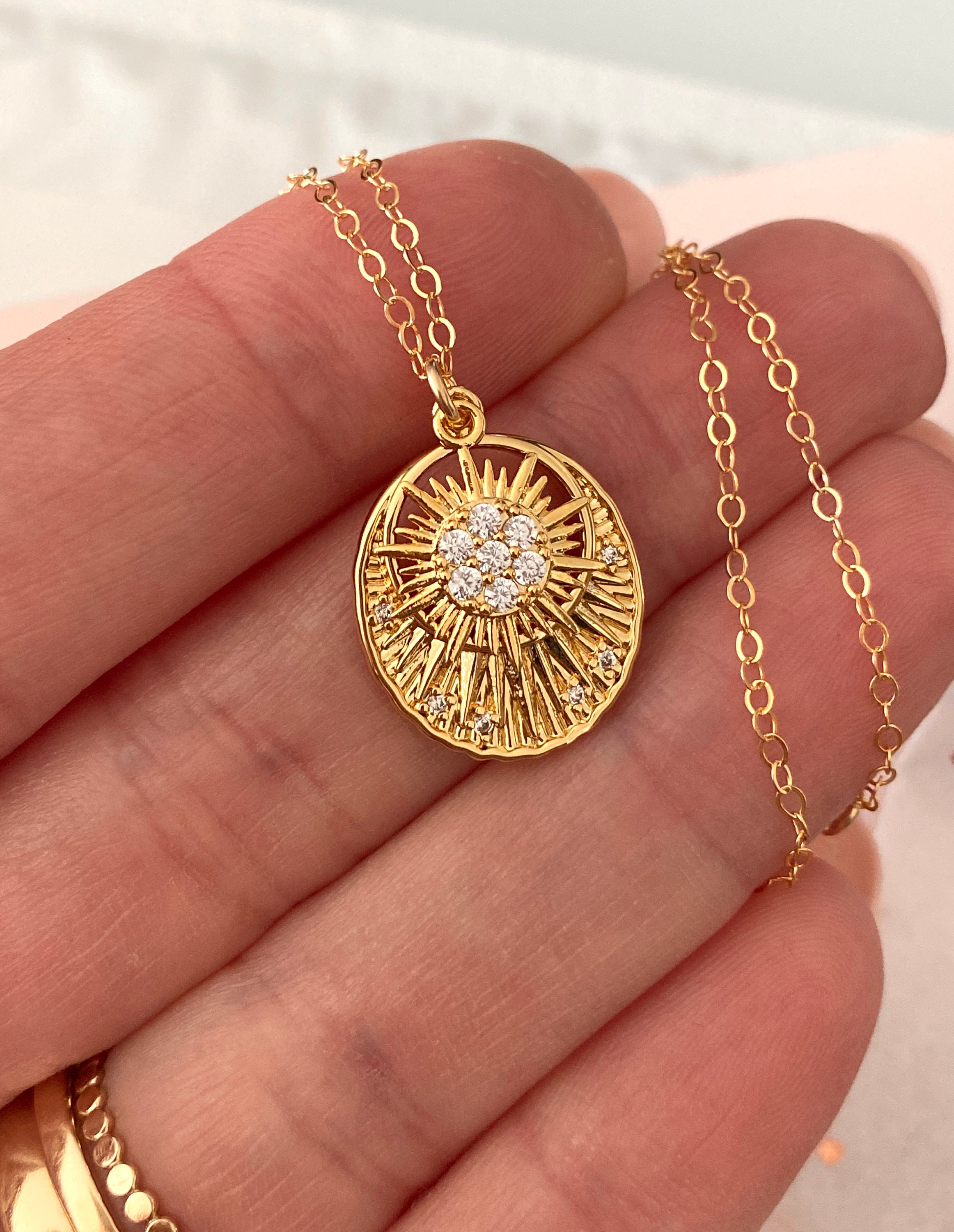 きらきら Sunburst（太陽）ゴールド ネックレス きらきら Sunburst（太陽）ゴールド ネックレス (ネックレス