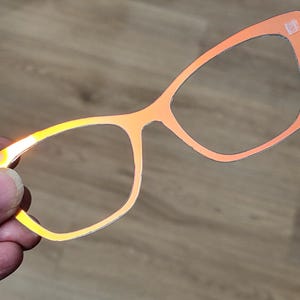 Precision Cut Glasses Topper - Wanda