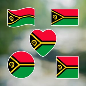 Op de afbeelding: Een verzameling van vijf stickers met de vlag van Vanuatu in verschillende vormen, waaronder een golvende rechthoek, een standaard rechthoek, een hart, een cirkel en een vierkant. Elke sticker toont het rood, groen, zwart en gele vlagontwerp.