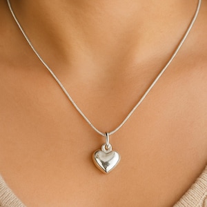 Minimalist Heart Pendant Necklace in Sterling Silver - Dainty Tiny Heart Necklace - Gift Idea For Loved One - Sweetheart Birthday Gift