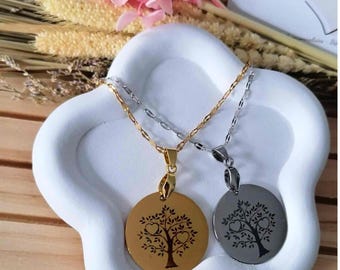 Personalized Tree of Life Necklace – Pendant Up to 5 Engraved Initials – Gold or Silver Stainless Steel – Mom Family Gift